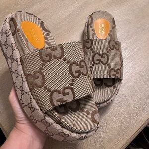 Gucci logo platform slides 39
